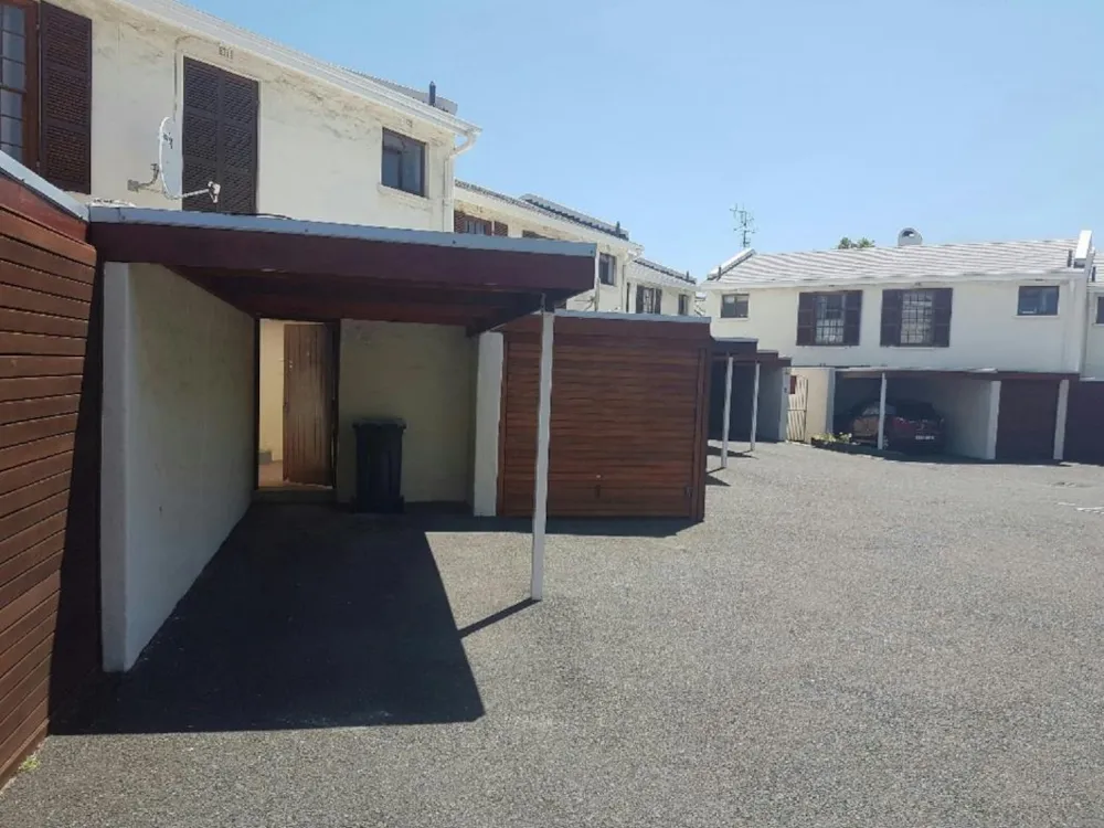 Townhouse let in Kenilworth, Cape Town - RBL1720389 Townhouse let in Kenilworth, Cape Town - RBL1720389