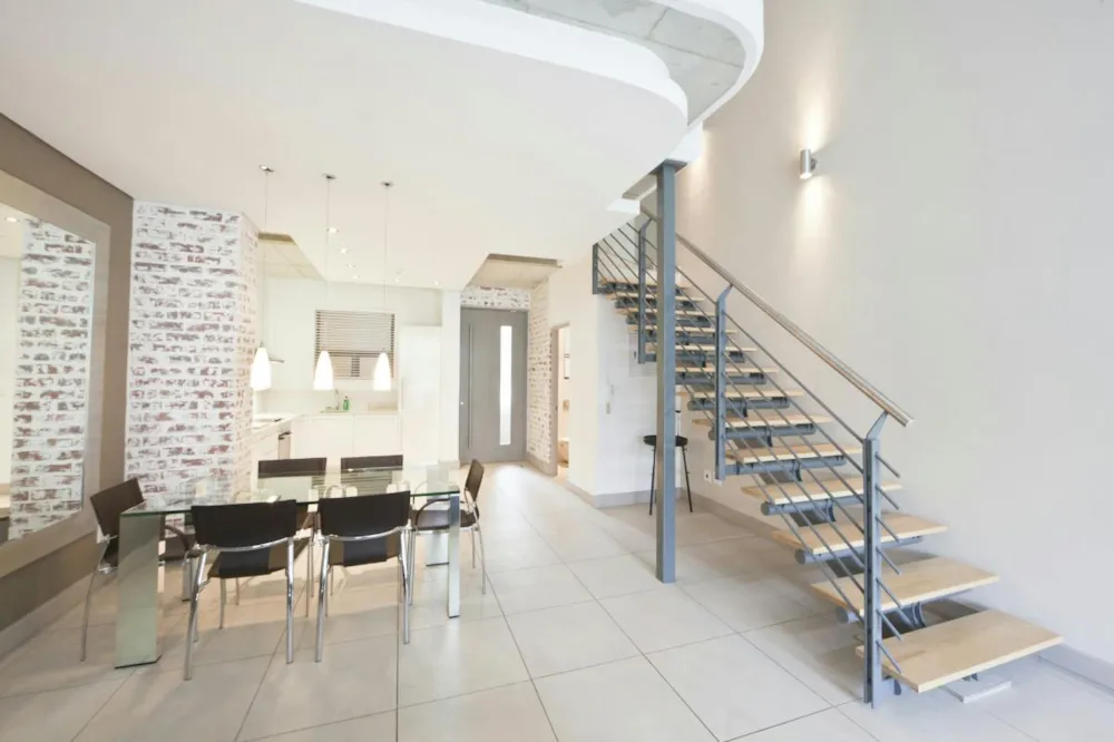 Loft let in Melrose Arch - JBL1724518