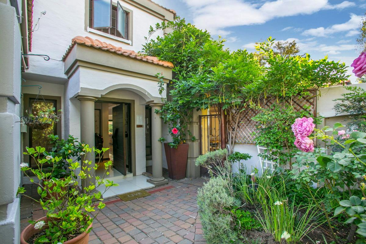 Double-storey house for sale in Cedar Lakes - FW1695026