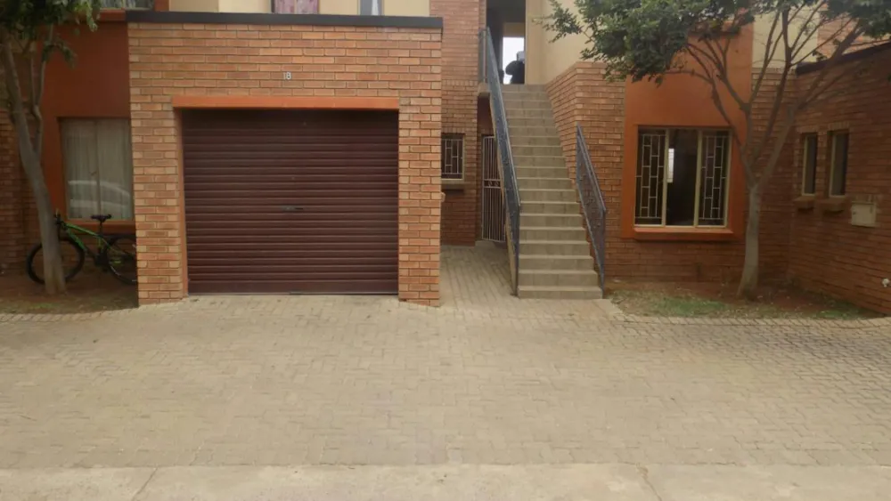 House let in Ellisras (Lephalale) - 1ER1748690 House let in Ellisras (Lephalale) - 1ER1748690