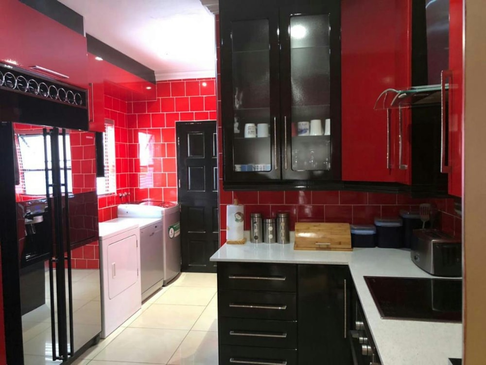 Double-storey house for sale in Bendor Park - 1PS1710525