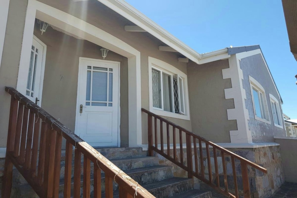 Security complex home to rent in Kingswood - 1GC1734225