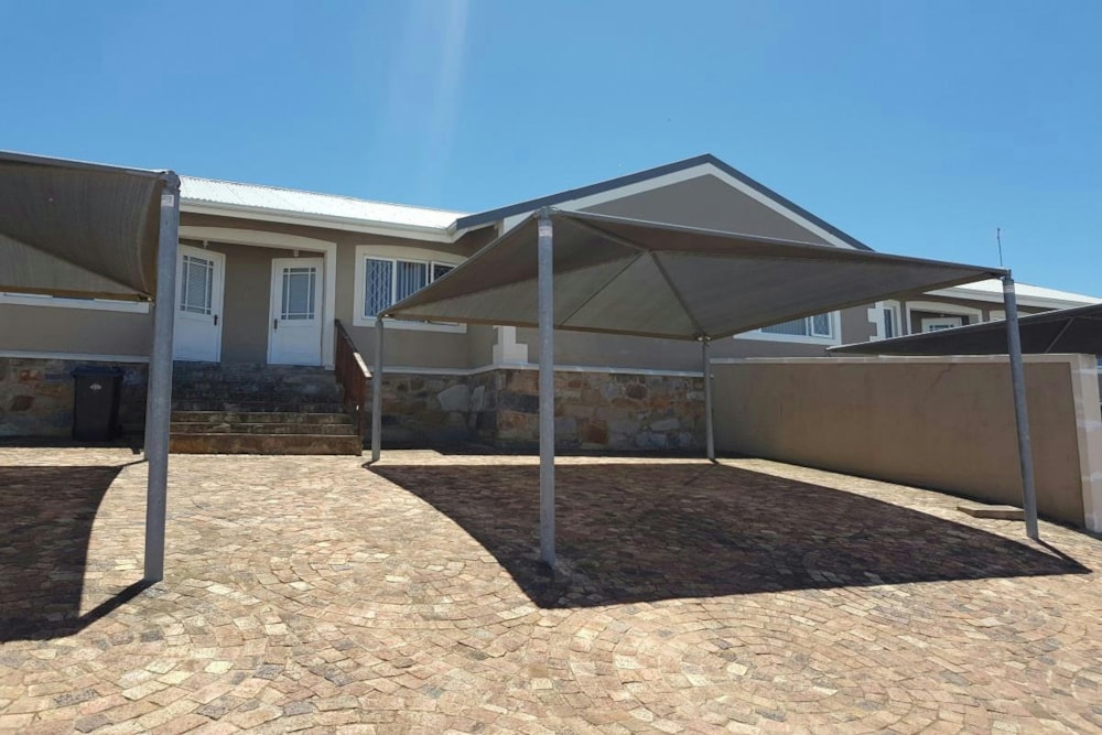 Security complex home to rent in Kingswood - 1GC1734225