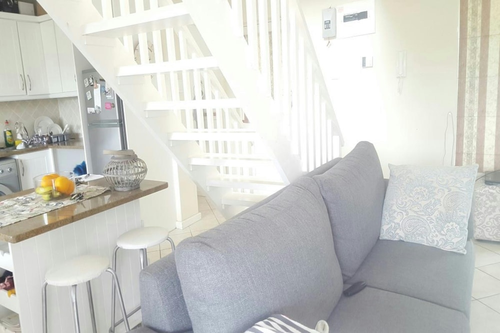 Security complex home let in Kingswood - 1GC1715469 Security complex home let in Kingswood - 1GC1715469