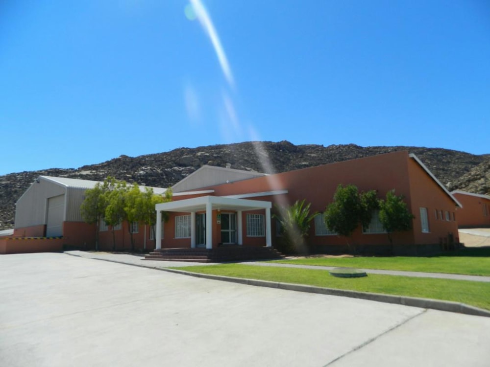 Commercial industrial property to rent in Springbok - 1NA1728579