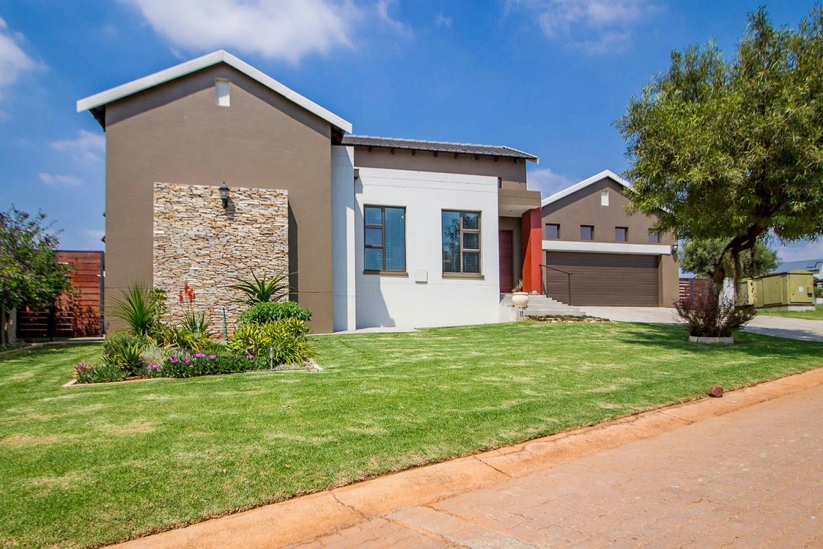 Single-storey house for sale in Copperleaf - 1CU1676247