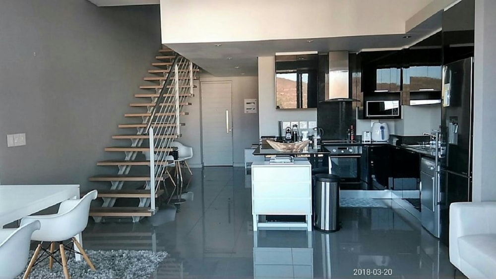 Double-storey apartment let in Stellenbosch - STL1713698 Double-storey apartment let in Stellenbosch - STL1713698