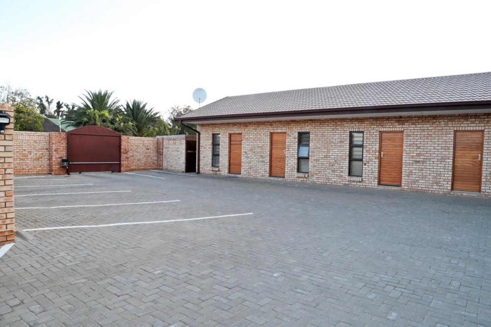 Bachelor apartment let in Cassandra - 1KJ1711003 Bachelor apartment let in Cassandra - 1KJ1711003