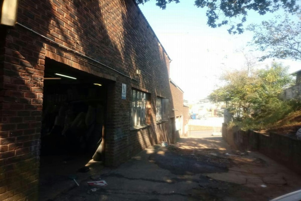 Commercial industrial property for sale in Amanzimtoti - 1WB1647887 Commercial industrial property for sale in Amanzimtoti - 1WB1647887