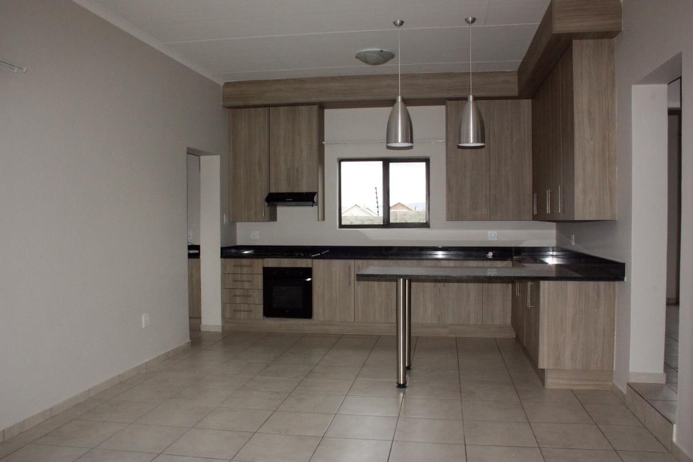 Security complex home for sale in Sterkspruit Estate - 1LY1722834 Security complex home for sale in Sterkspruit Estate - 1LY1722834