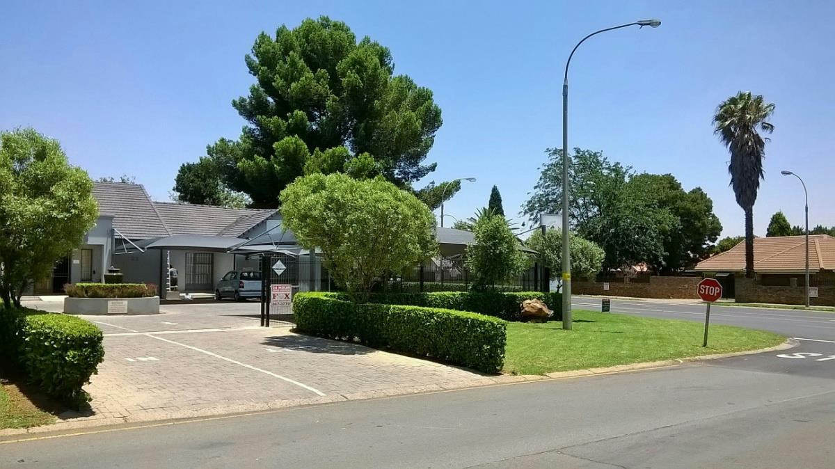 Commercial office to rent in Brackenhurst - 1GV1671019