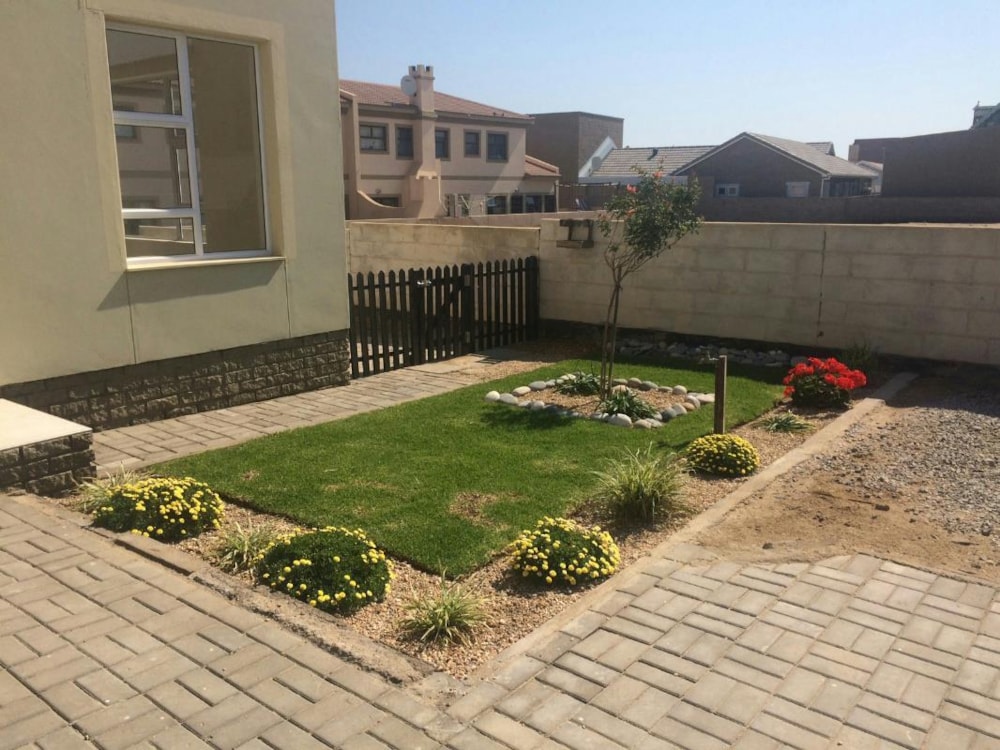 Townhouse let in Mile 4, Namibia - 3NM1714289