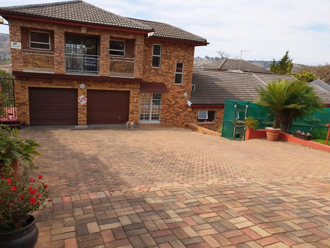 House for sale in Orient Heights - 1PM1720239