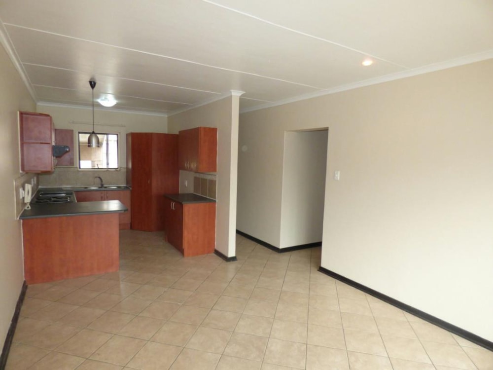 Apartment for sale in East London CBD - 1EZ1718557 Apartment for sale in East London CBD - 1EZ1718557