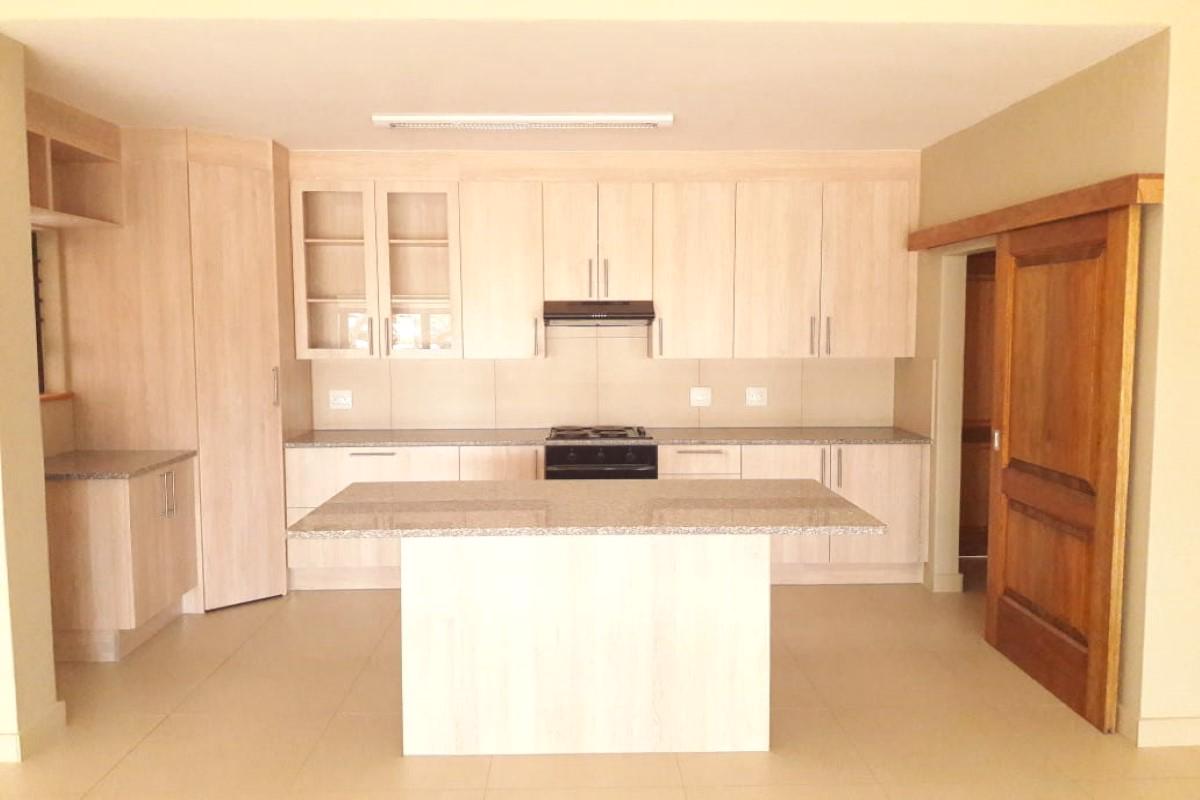 House let in Nelspruit (Mbombela) - 1NS1684357