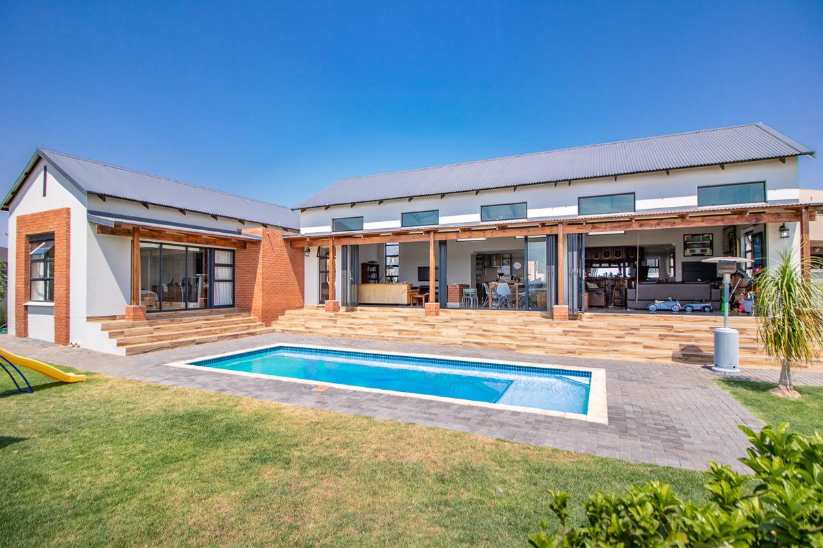 House for sale in Copperleaf - 1CU1681976