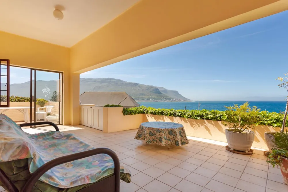 Apartment sold in Fish Hoek - FH1717393 Apartment sold in Fish Hoek - FH1717393