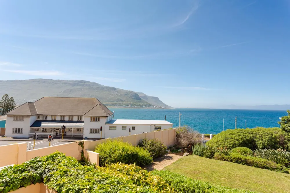 Apartment sold in Fish Hoek - FH1717393 Apartment sold in Fish Hoek - FH1717393