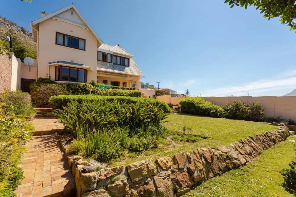 Apartment sold in Fish Hoek - FH1717393 Apartment sold in Fish Hoek - FH1717393