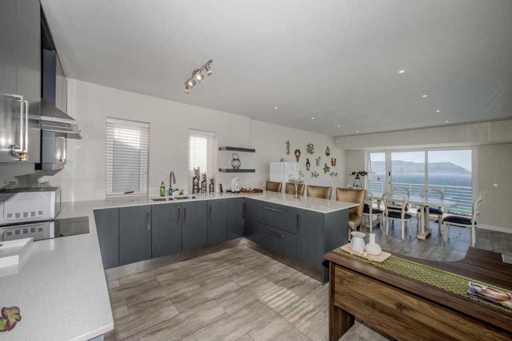 House let in Simons Town - FHL1691914 House let in Simons Town - FHL1691914