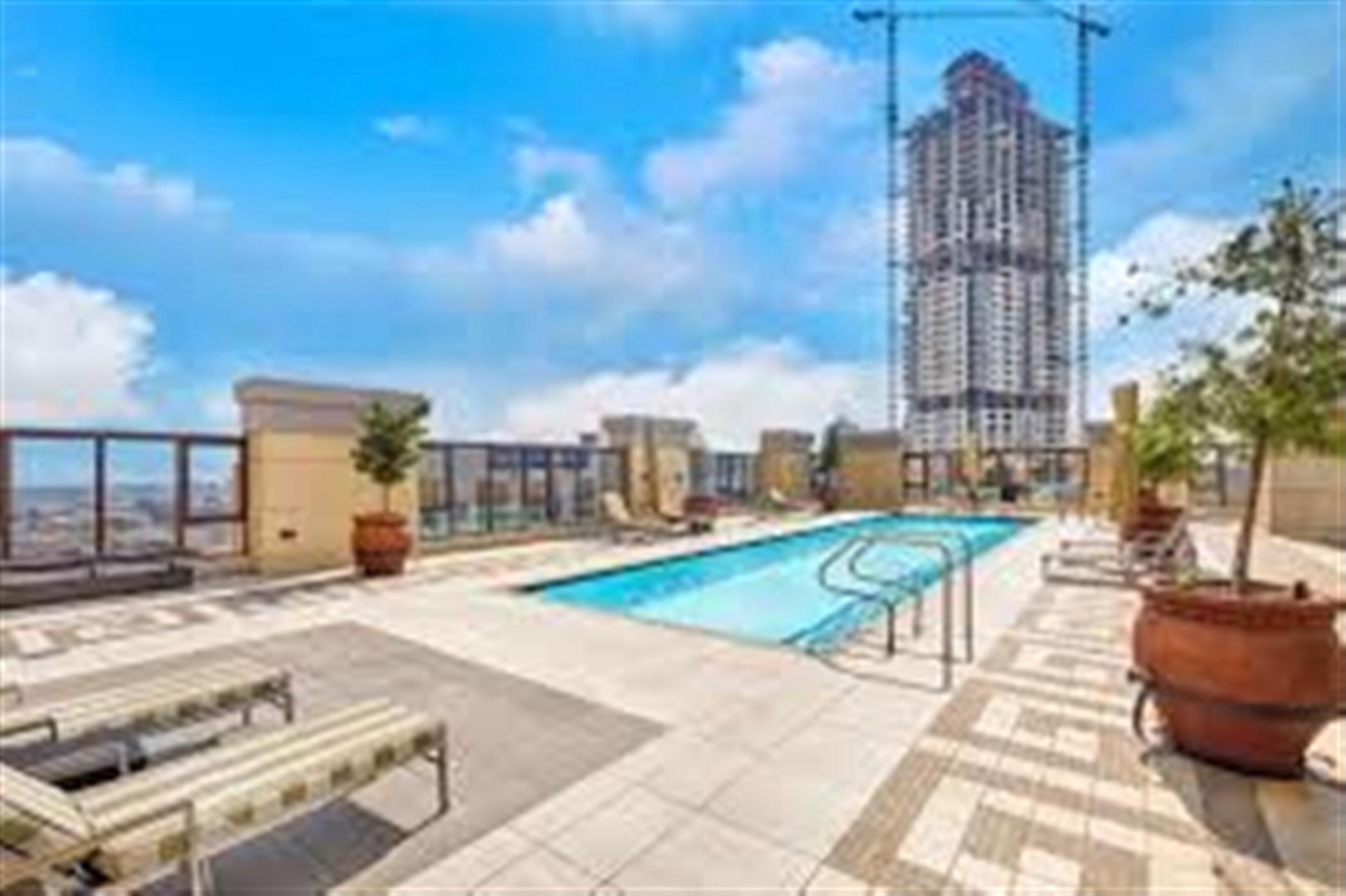 Apartment to rent in Sandton - JBL1704834