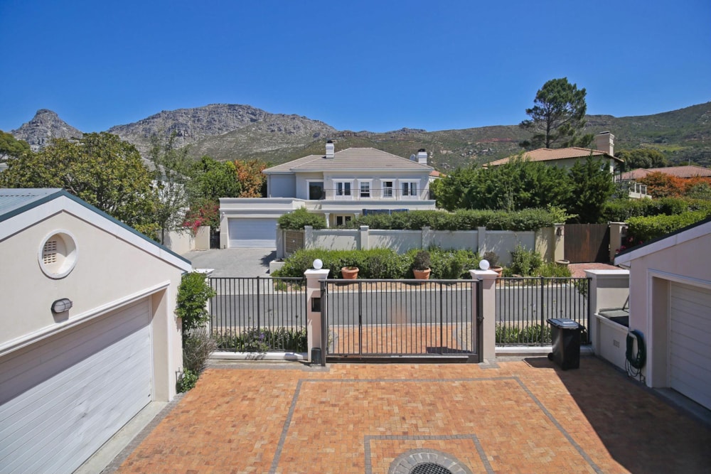 Security estate home for sale in Silvertree Estate - KW1691104