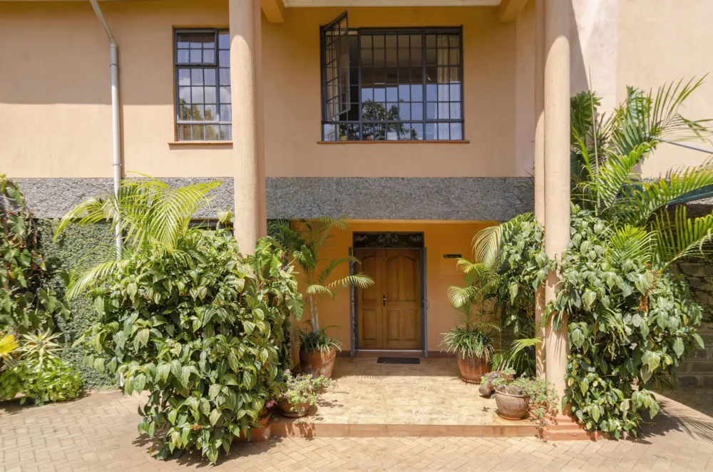 Townhouse to rent in Runda , Kenya - 3KE1755370