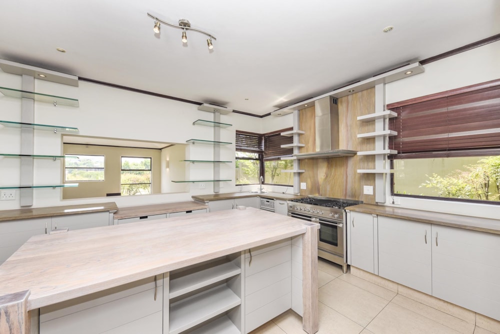 Multi-storey house for sale in Dainfern Golf Estate - FW1721447 Multi-storey house for sale in Dainfern Golf Estate - FW1721447