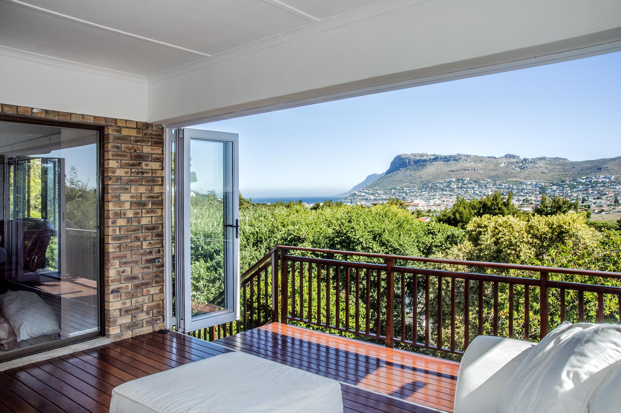 House sold in Clovelly, Cape Town - FH1696642