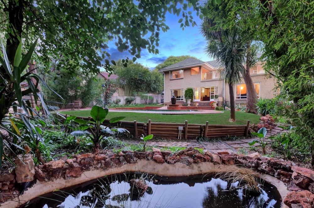 Double-storey house to rent in Parkwood, Johannesburg - JBL1729407