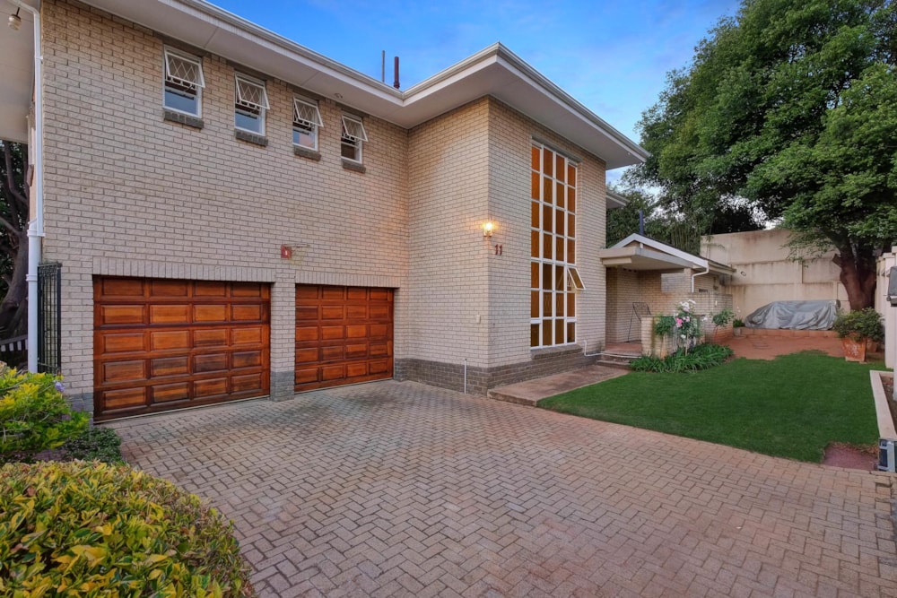 Double-storey house to rent in Parkwood, Johannesburg - JBL1729407