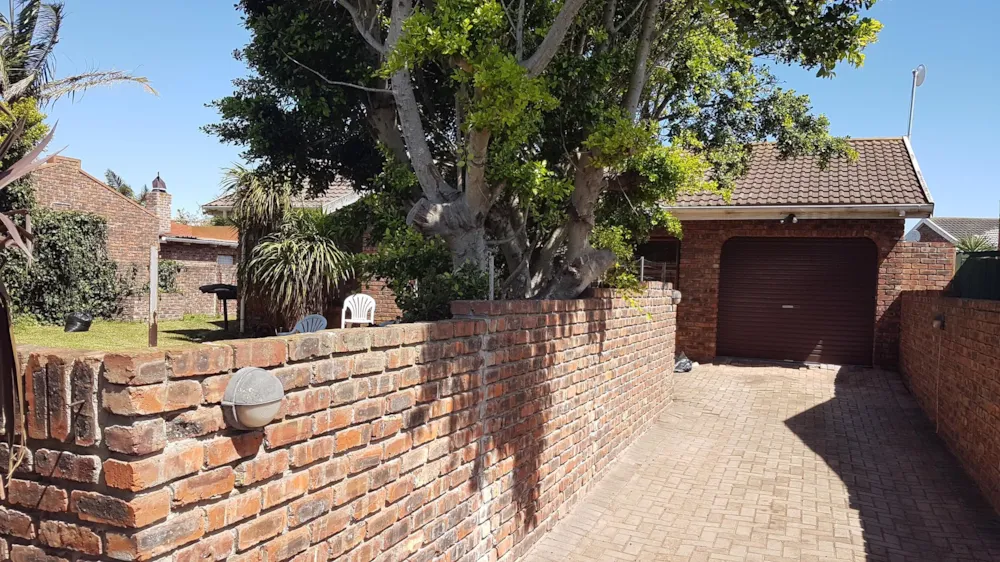 House let in Greenshields Park - 1PLZ1720926 House let in Greenshields Park - 1PLZ1720926