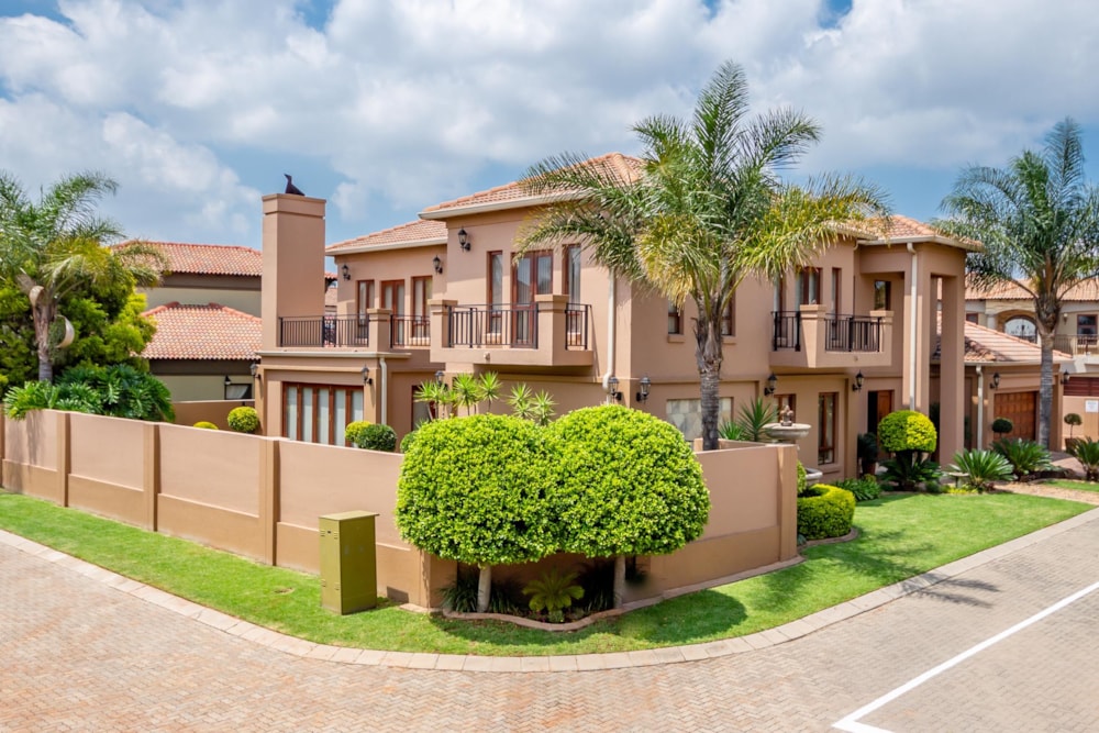 Double-storey cluster sold in Glen Marais - KTP1671864 Double-storey cluster sold in Glen Marais - KTP1671864