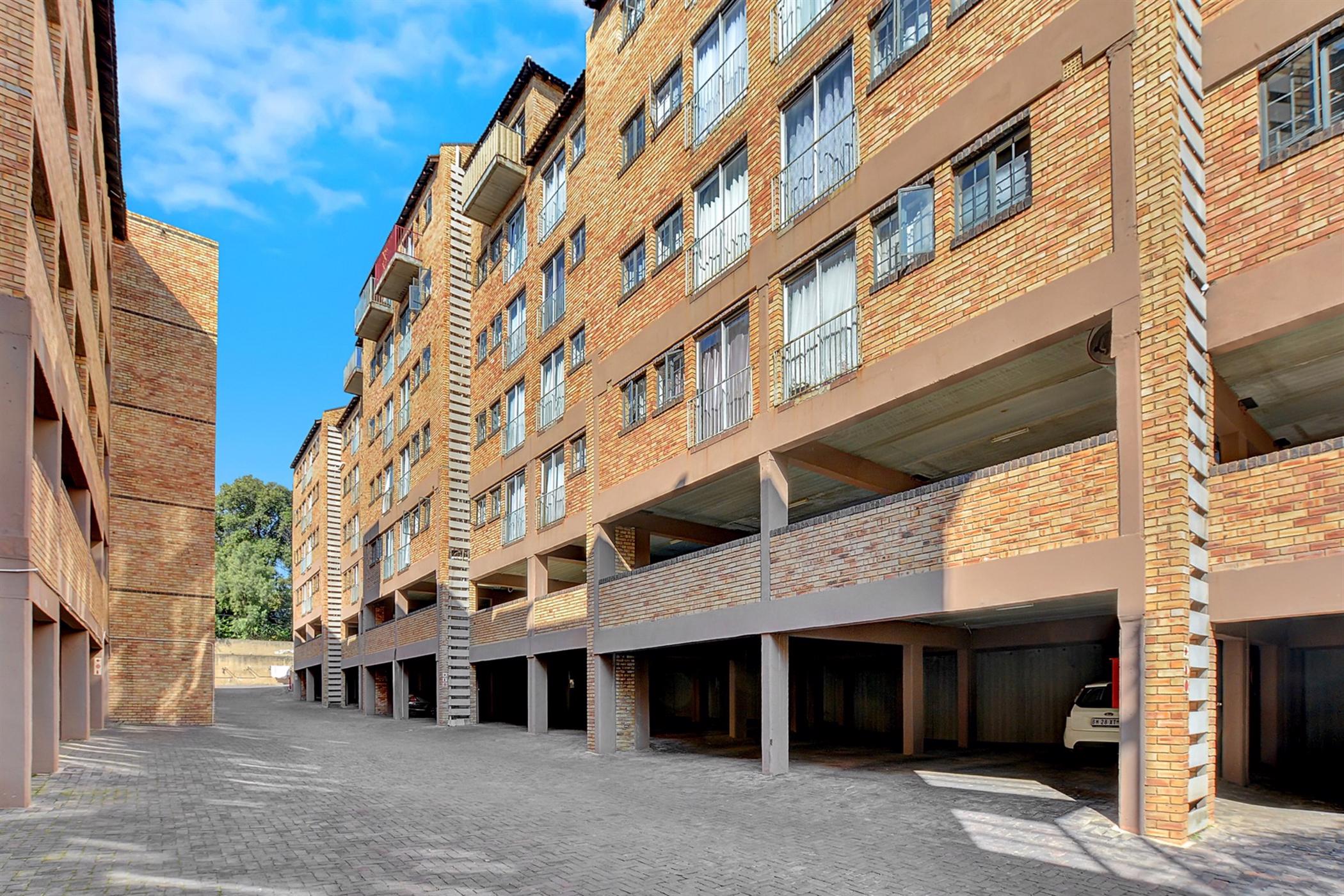 Apartment for sale in Ferndale, Randburg - RAN1702900