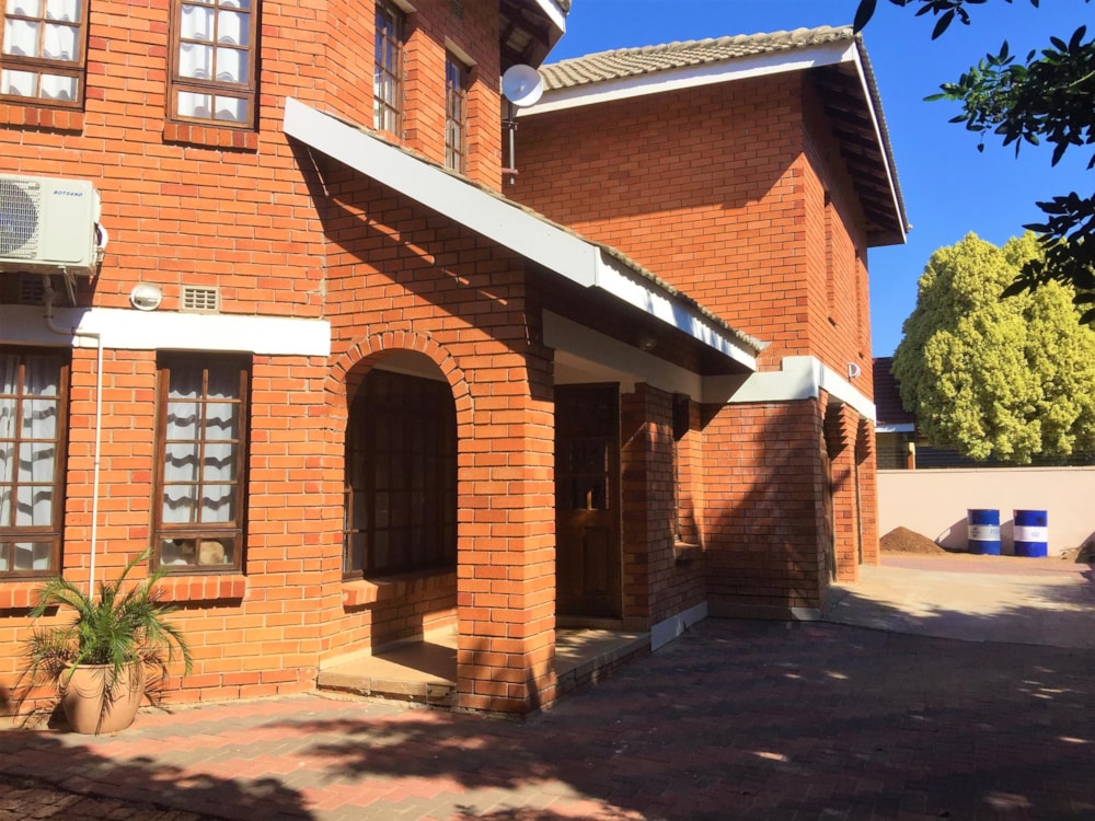 House for sale in Phakalane, Botswana - 3BO1721167 House for sale in Phakalane, Botswana - 3BO1721167