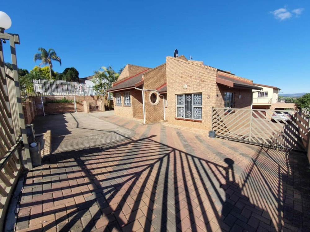 House for sale in Orient Heights - 1PM1715856