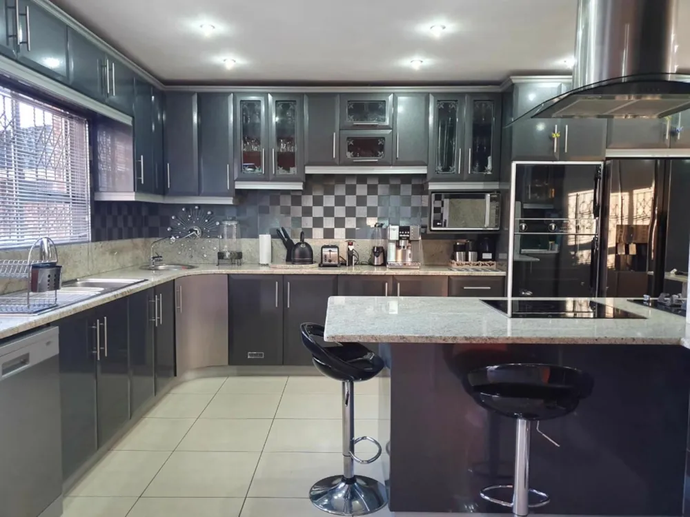 House for sale in Orient Heights - 1PM1715856