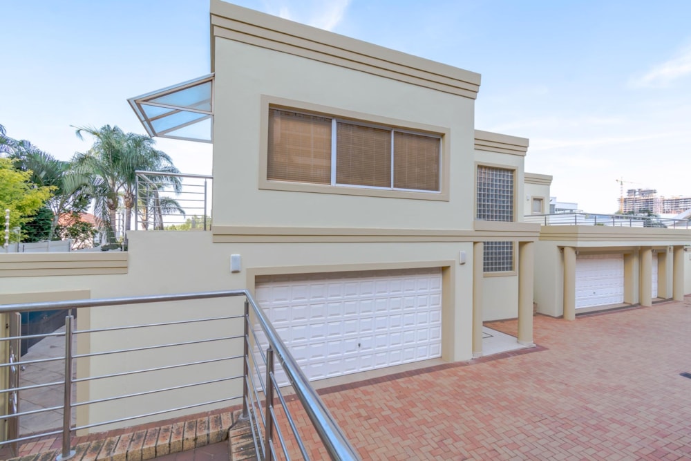 Double-storey house for sale in uMhlanga Rocks - 1ND1749402 Double-storey house for sale in uMhlanga Rocks - 1ND1749402