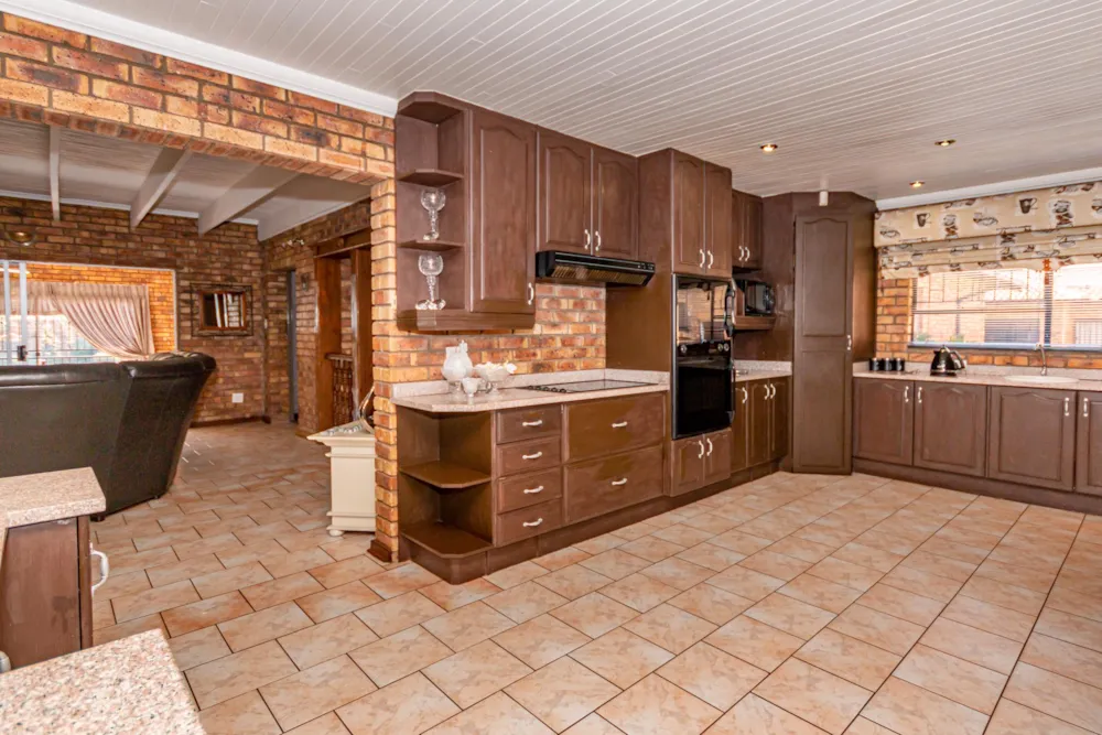 House for sale in Ravenswood - BOK1647518