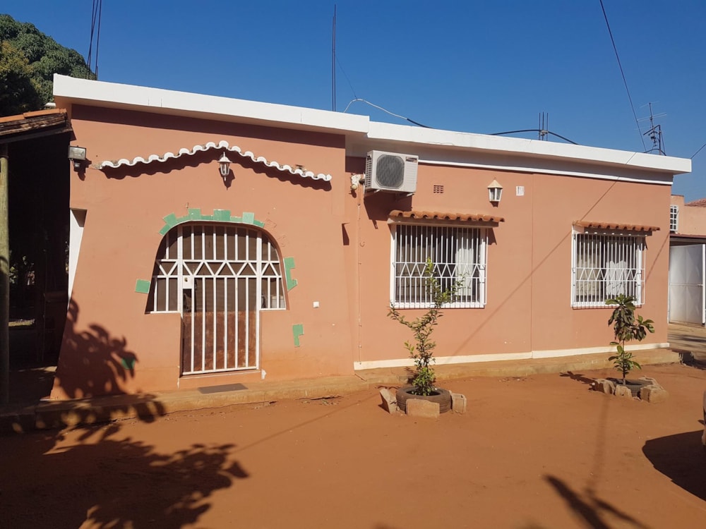 House to rent in Matola, Mozambique - 3MQ1446748 House to rent in Matola, Mozambique - 3MQ1446748