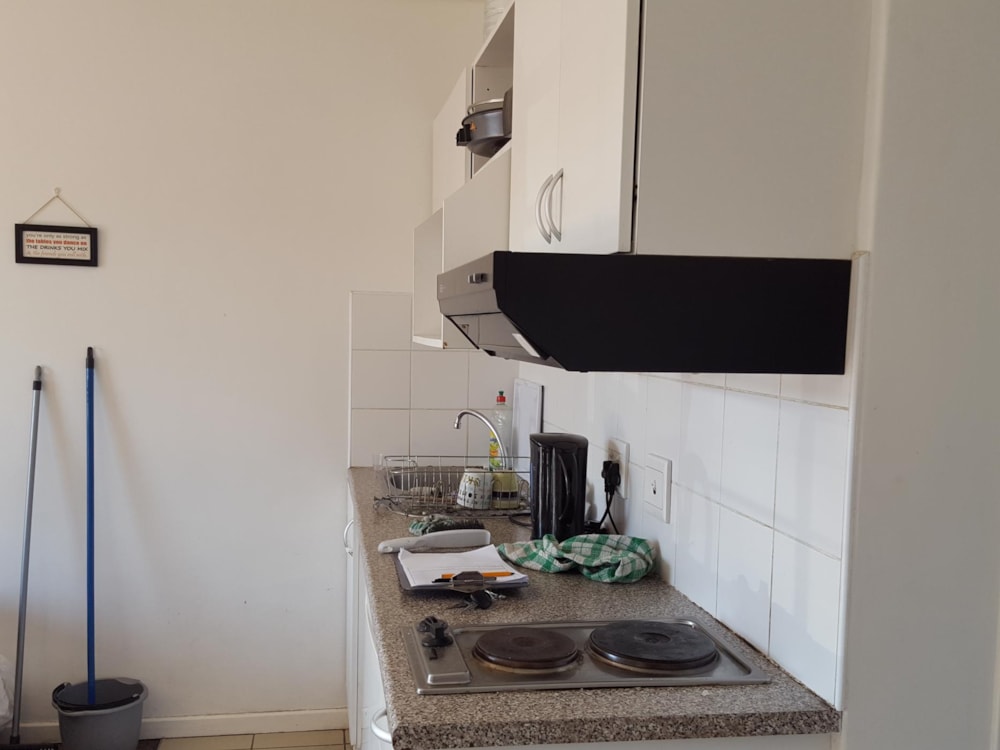Apartment let in Grahamstown Central (Makhanda Central)  - 1GC1710139