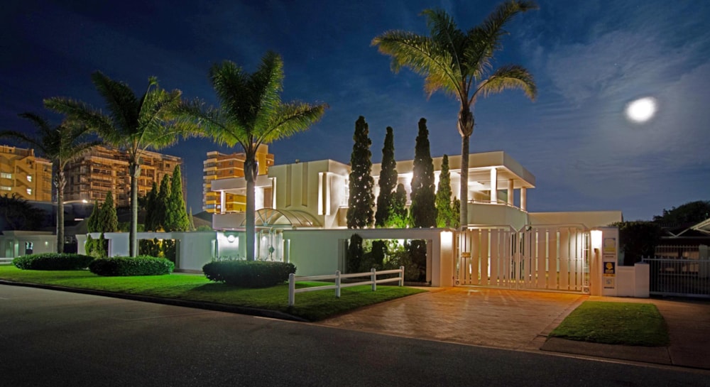 Double-storey house for sale in Summerstrand - 1PLZ1721882 Double-storey house for sale in Summerstrand - 1PLZ1721882