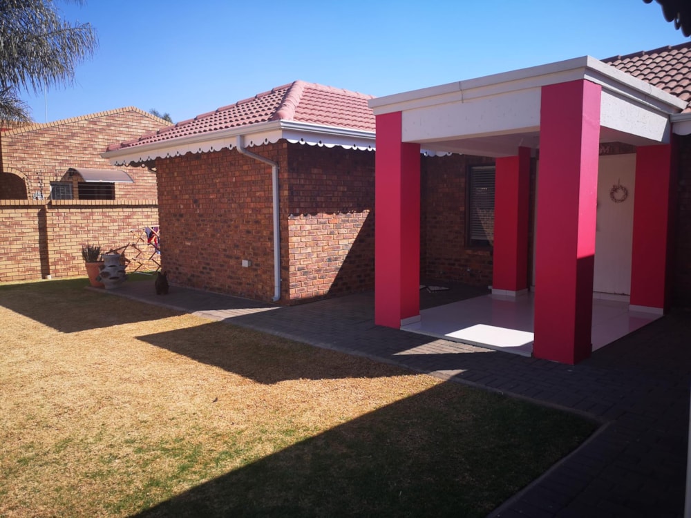 House for sale in Petersfield - 1SP1732535 House for sale in Petersfield - 1SP1732535