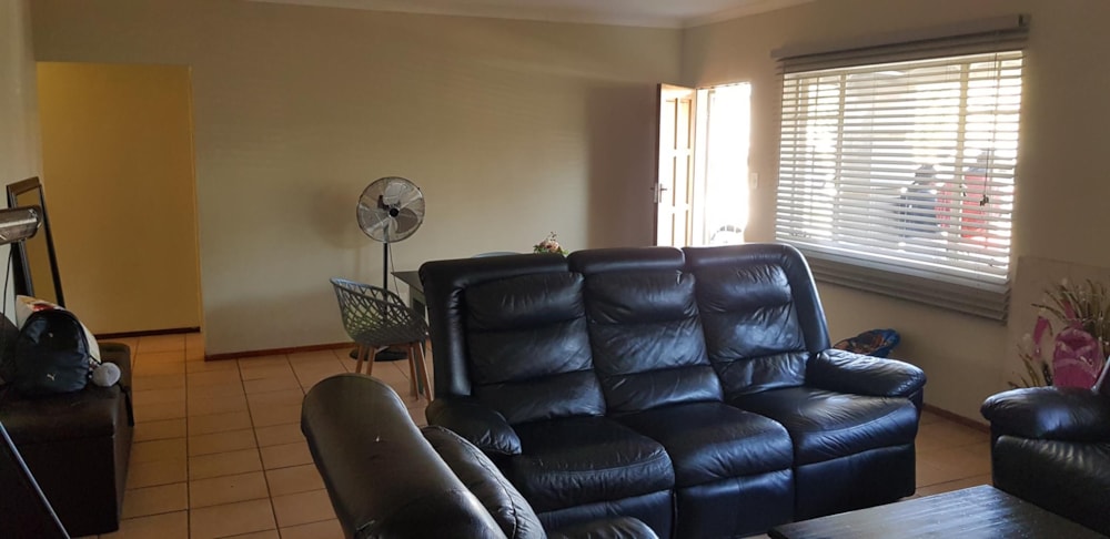 Townhouse sold in Bendor Park - 1PS1713108 Townhouse sold in Bendor Park - 1PS1713108