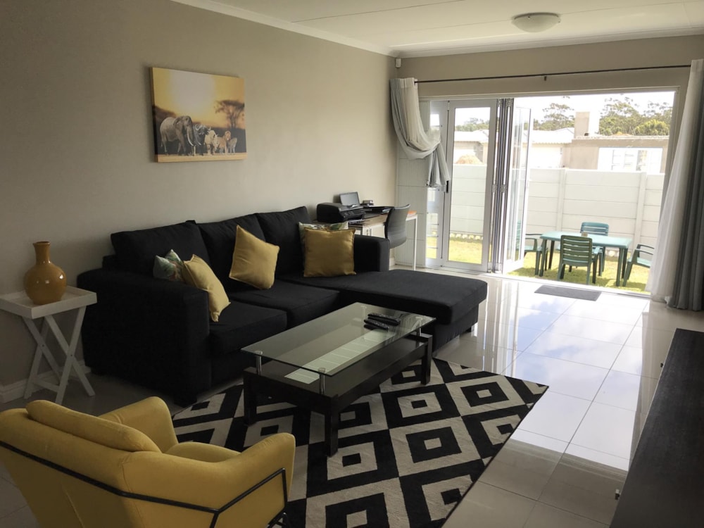 Townhouse to rent in Sherwood, Port Elizabeth, Gqeberha - 1PLZ1418577