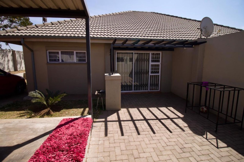 Townhouse to rent in Die Heuwel - 1WD1708406 Townhouse to rent in Die Heuwel - 1WD1708406