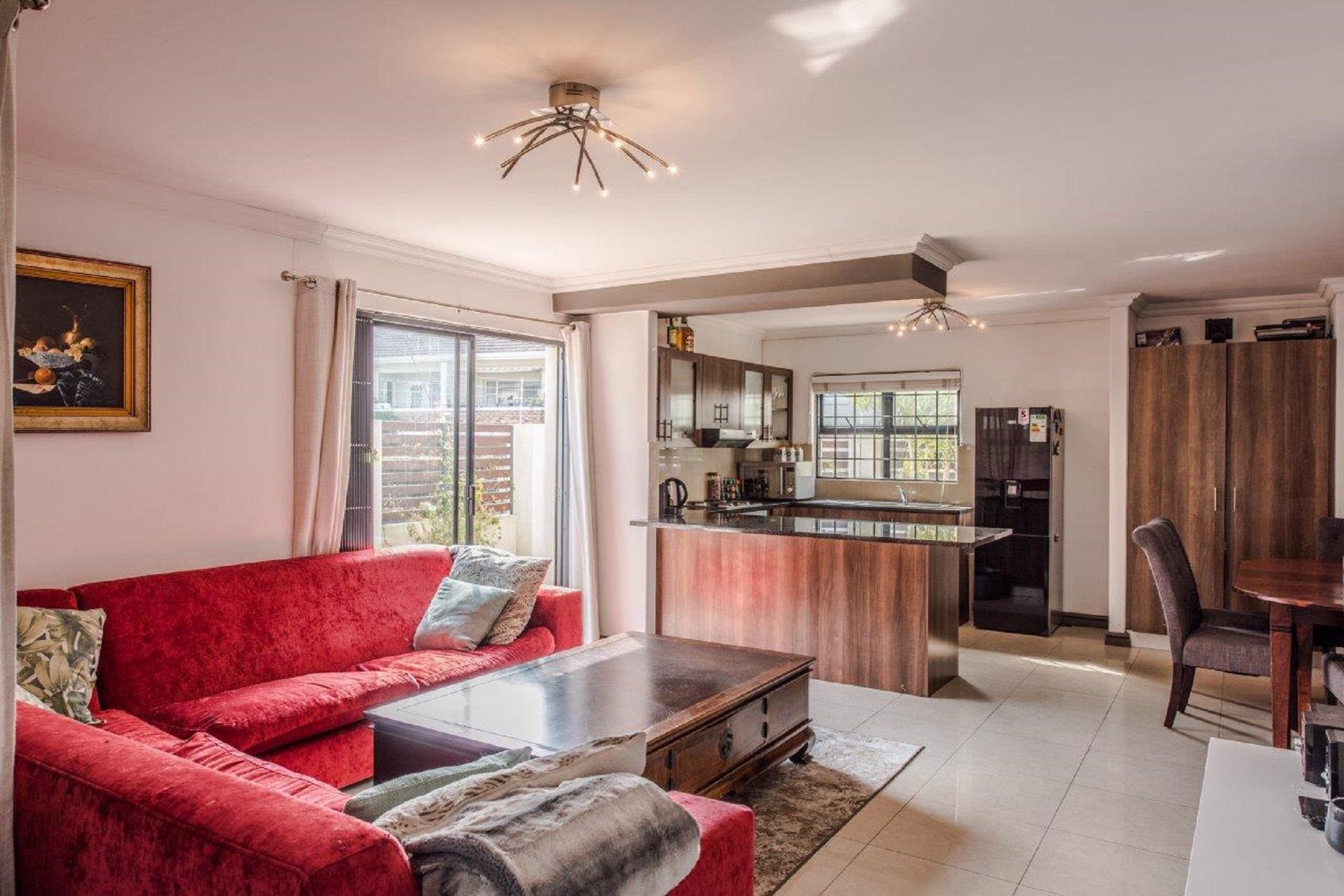 Townhouse to rent in Rondebosch - RBL1734888