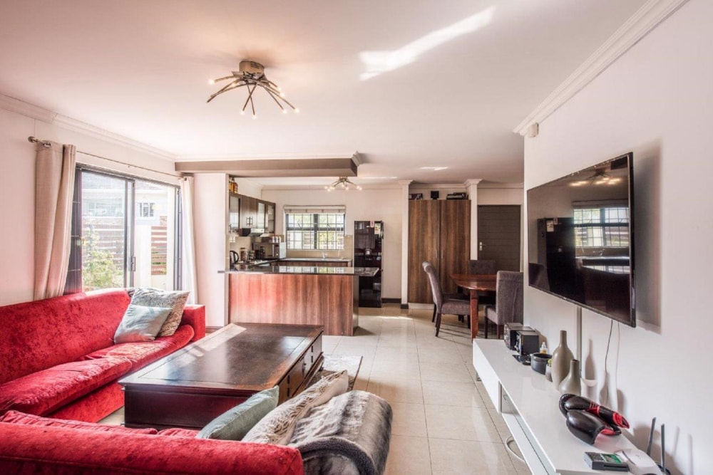 Townhouse to rent in Rondebosch - RBL1734888