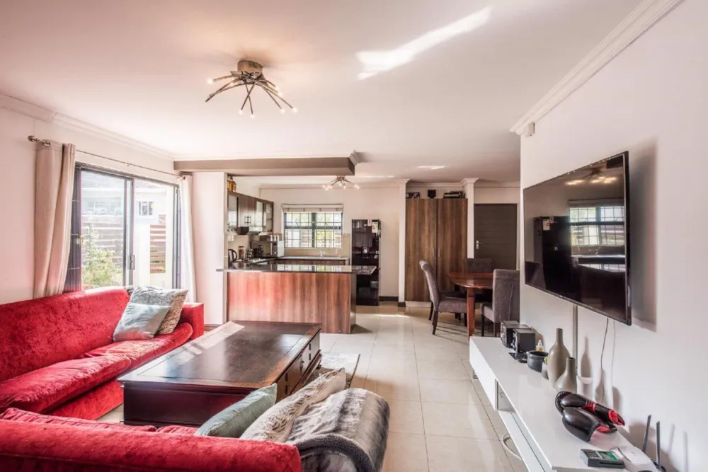 Townhouse let in Rondebosch - RBL1734888 Townhouse let in Rondebosch - RBL1734888