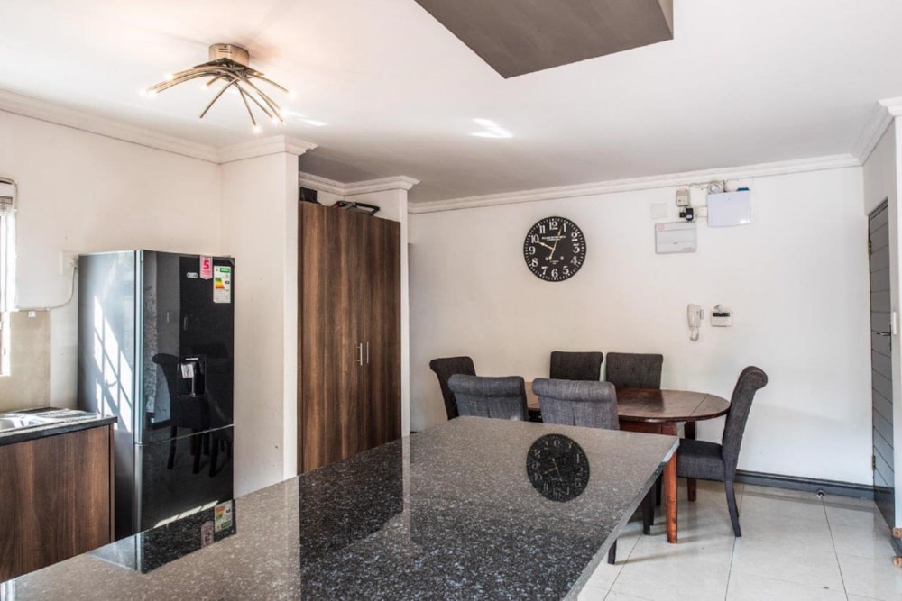 Townhouse to rent in Rondebosch - RBL1734888